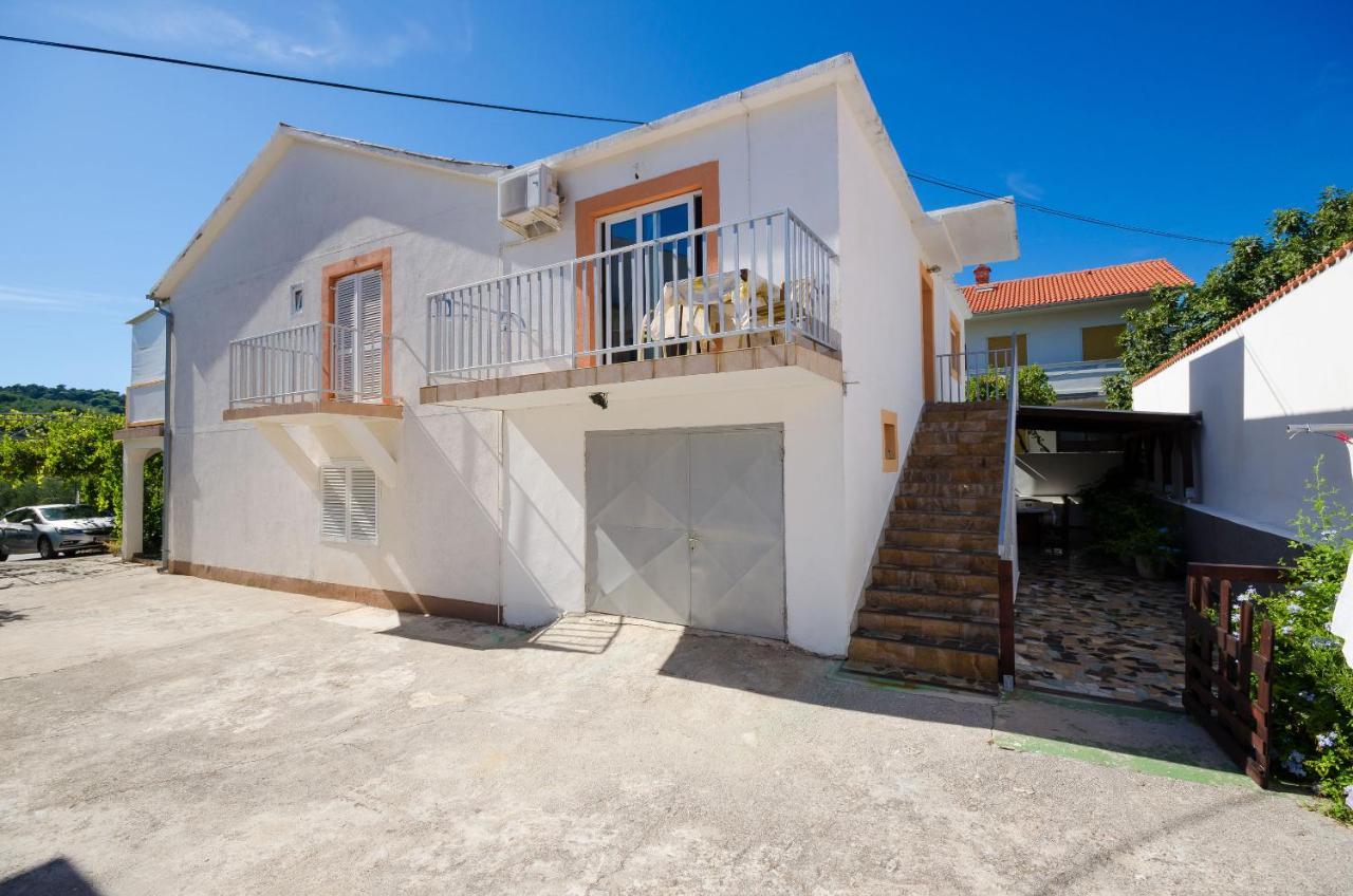 Apartments Elvira Lopar Ngoại thất bức ảnh