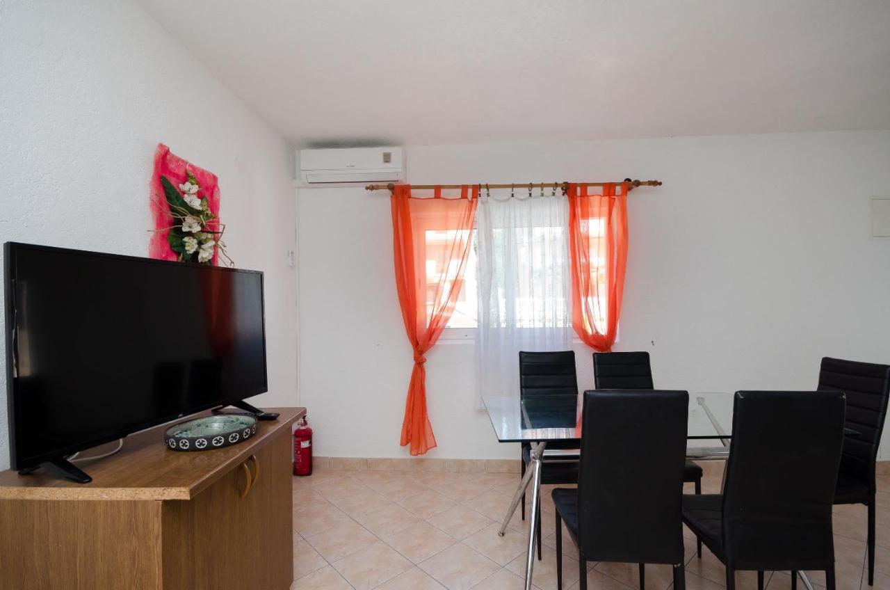 Apartments Elvira Lopar Ngoại thất bức ảnh