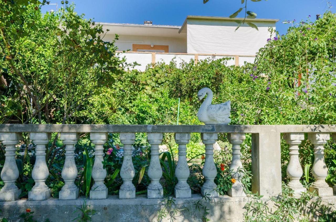 Apartments Elvira Lopar Ngoại thất bức ảnh