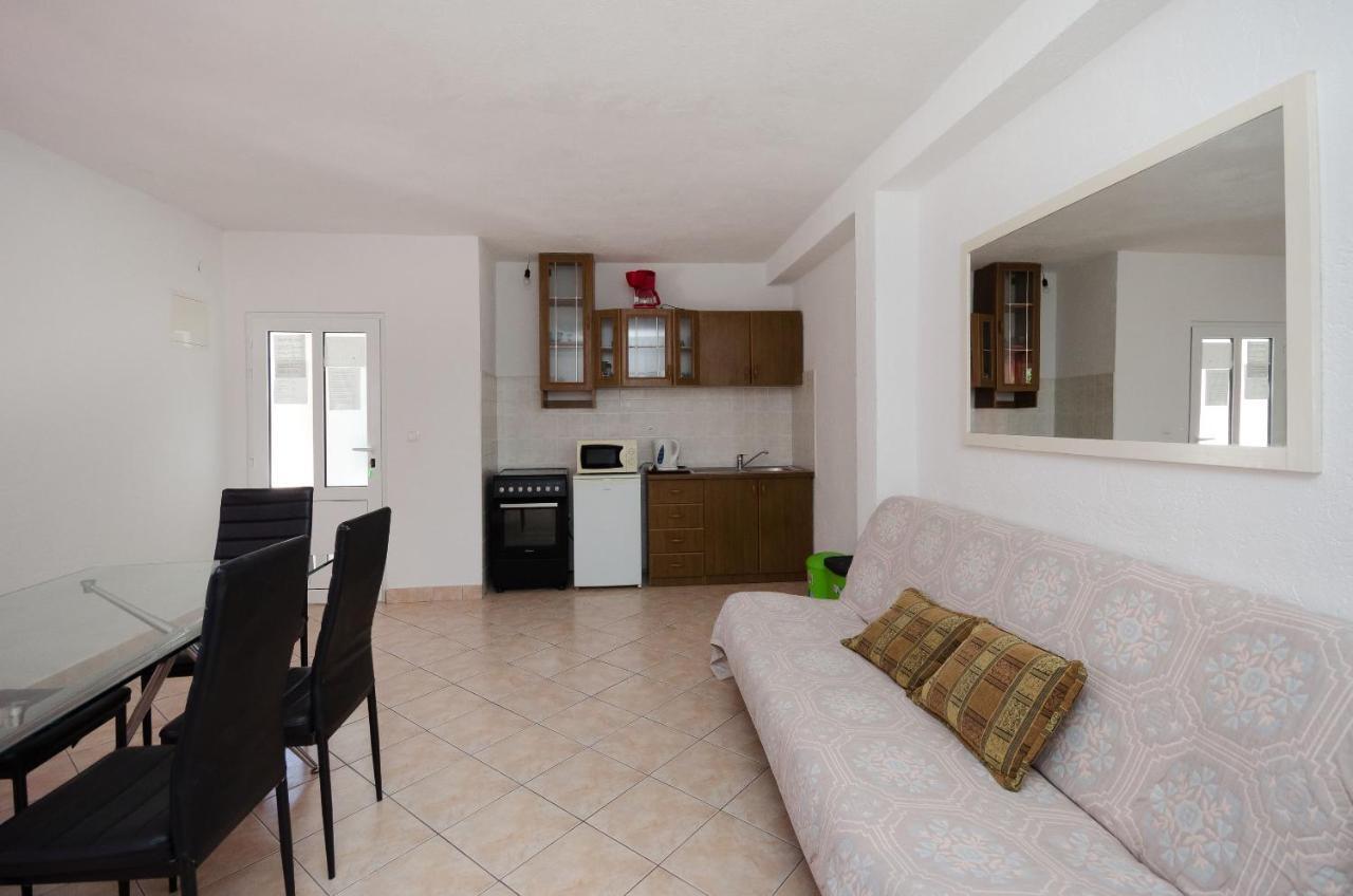 Apartments Elvira Lopar Ngoại thất bức ảnh