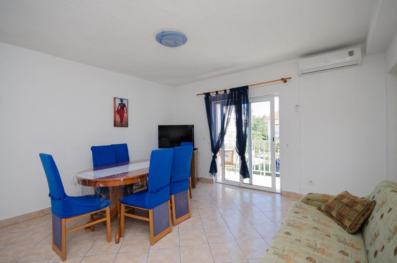 Apartments Elvira Lopar Ngoại thất bức ảnh