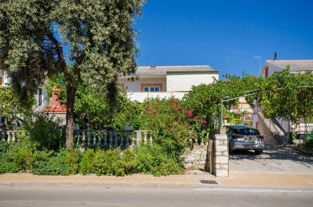 Apartments Elvira Lopar Ngoại thất bức ảnh